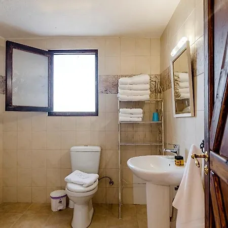 Aparthotel Kristina's 2*