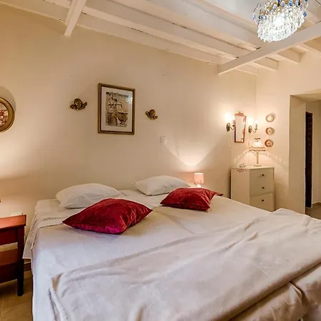 Apartmanhotel Kristina's 3*