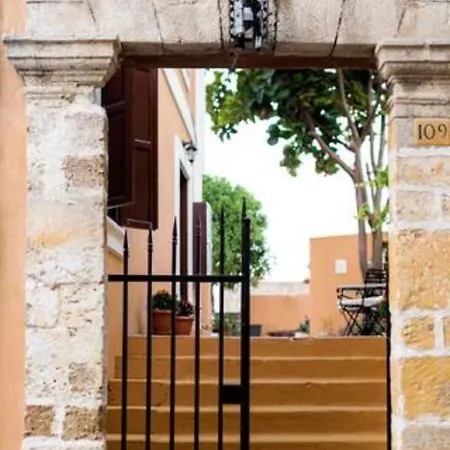 Kristina's Aparthotel 3*